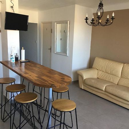 Grands Buffets Hebergement Appartement Narbona Exterior foto